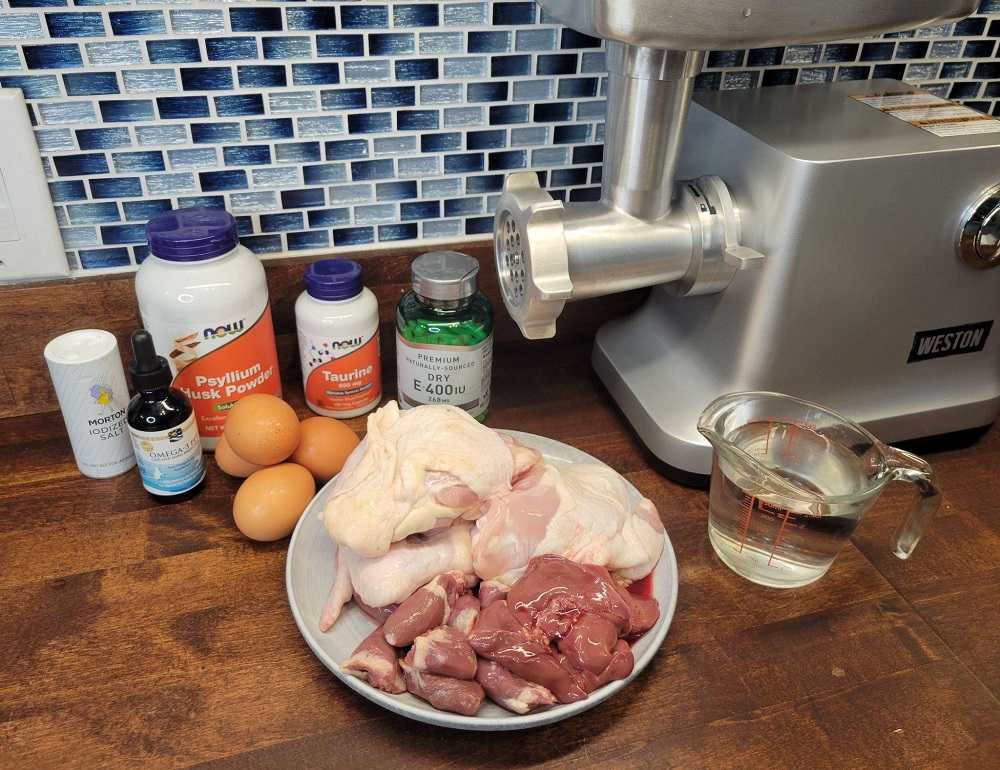 Ground Chicken Thigh with Bone and Organs Recipe (from Feline Nutrition Foundation)