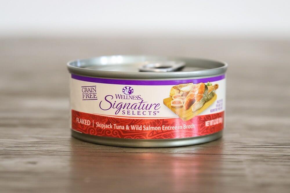 Wellness Signature Selects Flaked Skipjack Tuna & Wild Salmon.