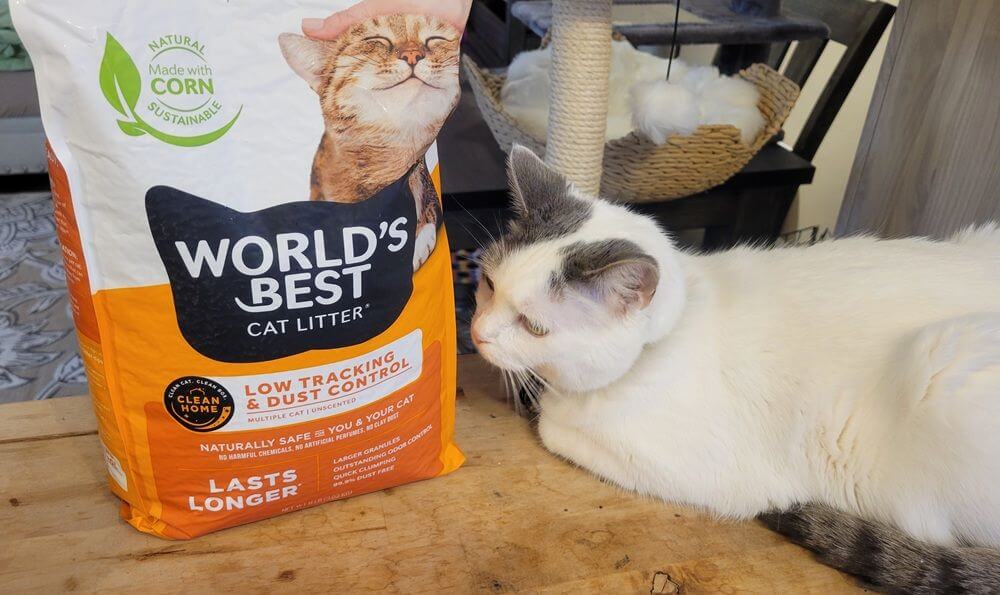 World’s Best Low-Tracking & Dust Control Multiple Cat Litter